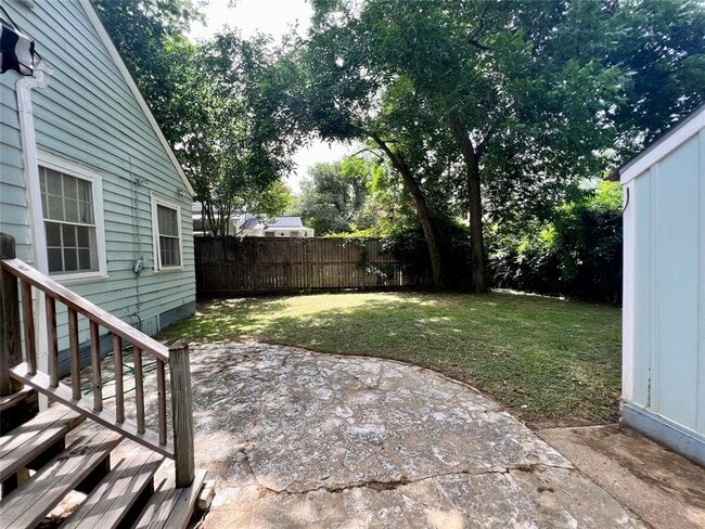 Building Photo - 1411 Westover Rd