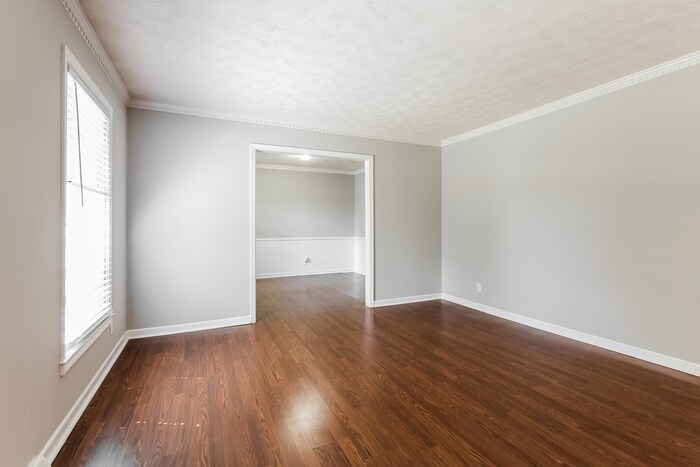 Building Photo - 140 Oak Park Dr