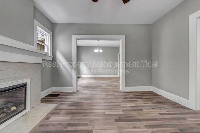 Building Photo - 4511 Newport Ave