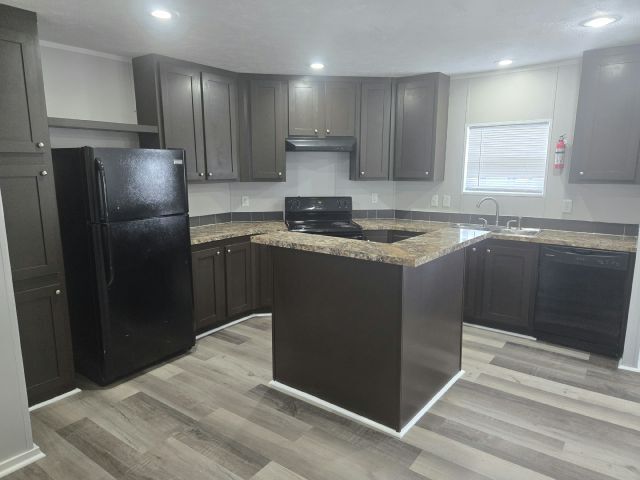 Building Photo - 7071 Greenbrier Village Dr