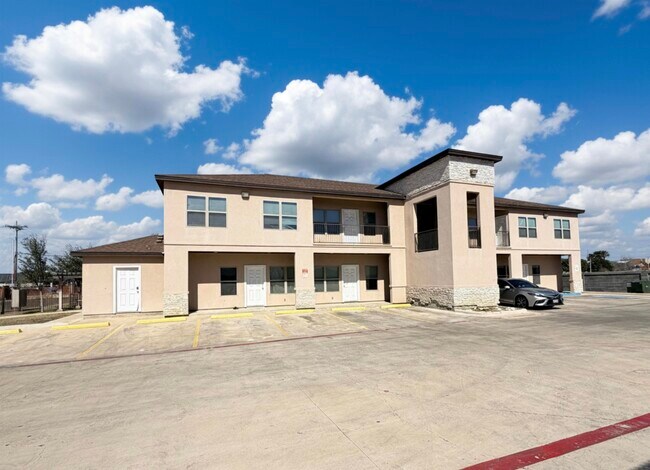 Building Photo - 5601 Cuenca Dr