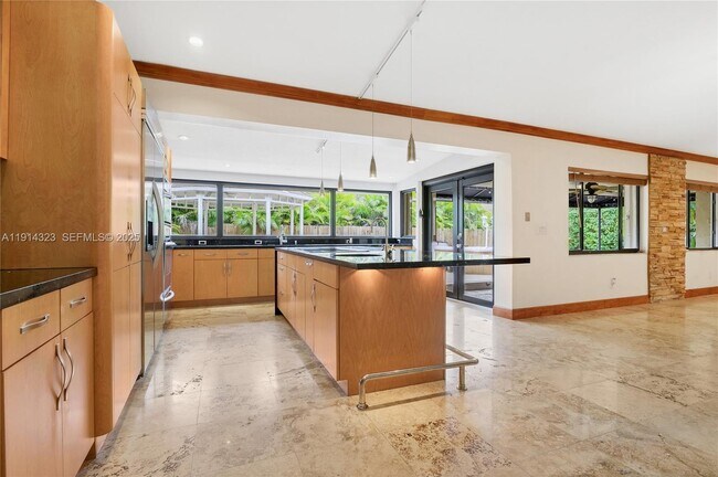 Building Photo - 8035 SW 89th Ct