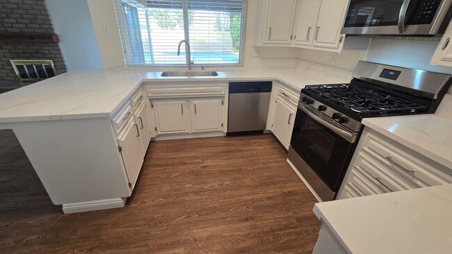 Building Photo - Beautiful Single Story Pool Home in West Lancaster with 1881 sq. ft.