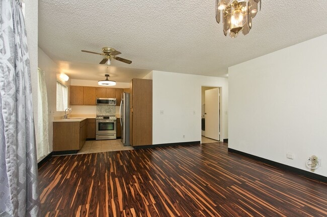 Building Photo - BEAUTIFUL 2 BD 1 BA 2 CAR TOWNHOME IN MILI...