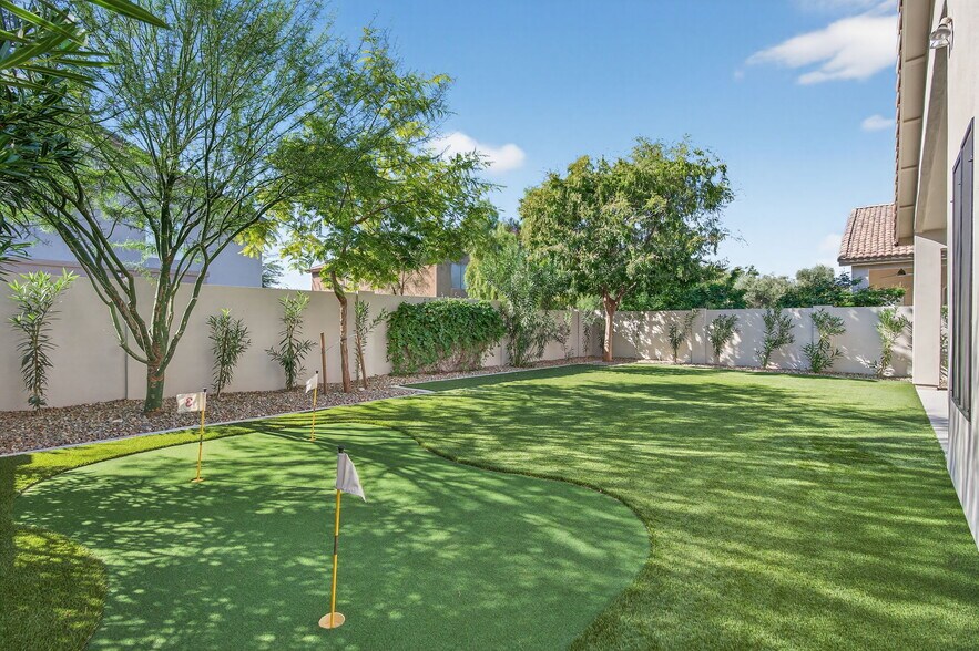 Building Photo - 7449 E Whistling Wind Way