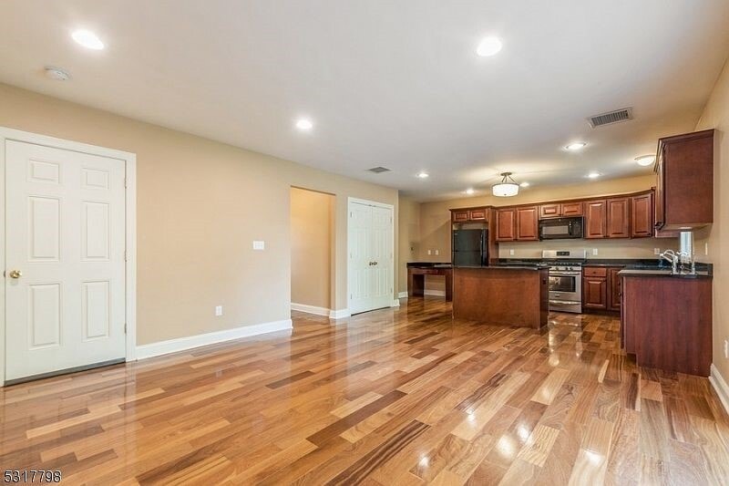Kitchen Unit B - 341 Old York Rd