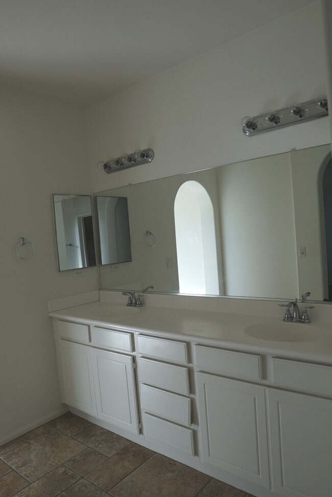 Building Photo - 40804 Treasure City Ln