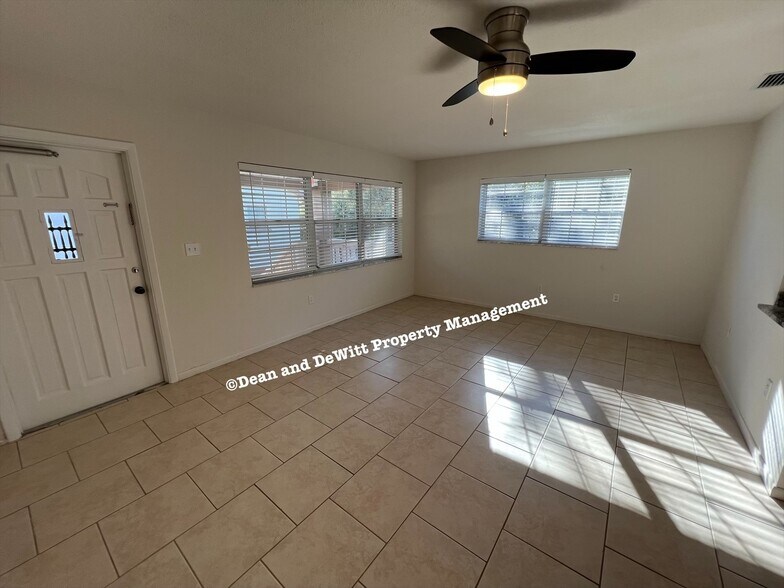 Building Photo - 1 Bed/1 Bath - Unit 212