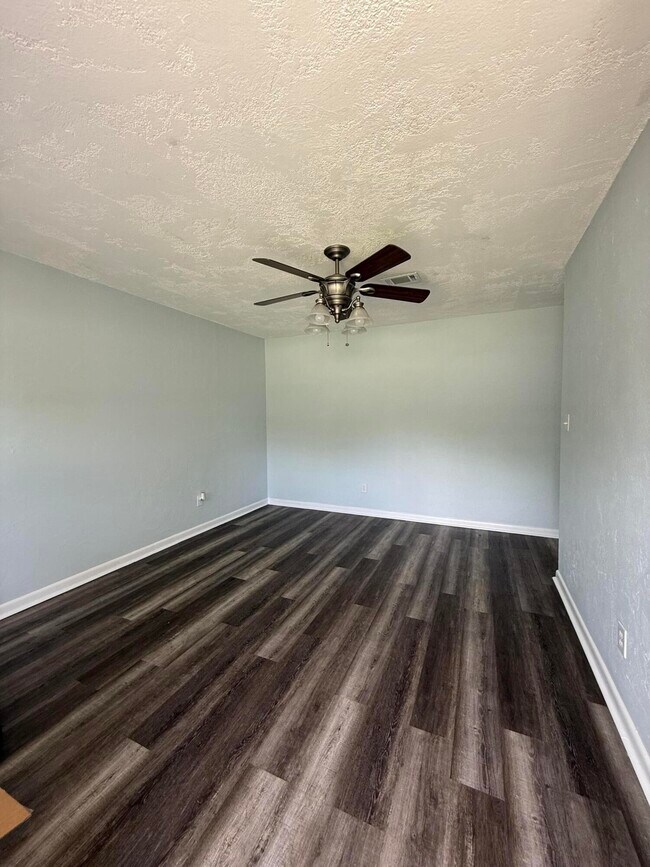 Building Photo - 509 Trenton St