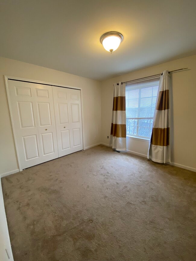 2nd Bedroom - Third Floor - 14055 Lakeside Blvd N