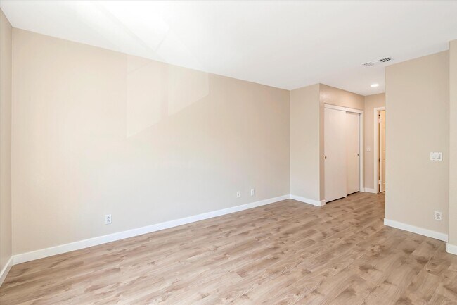 Building Photo - 18014 Flynn Dr