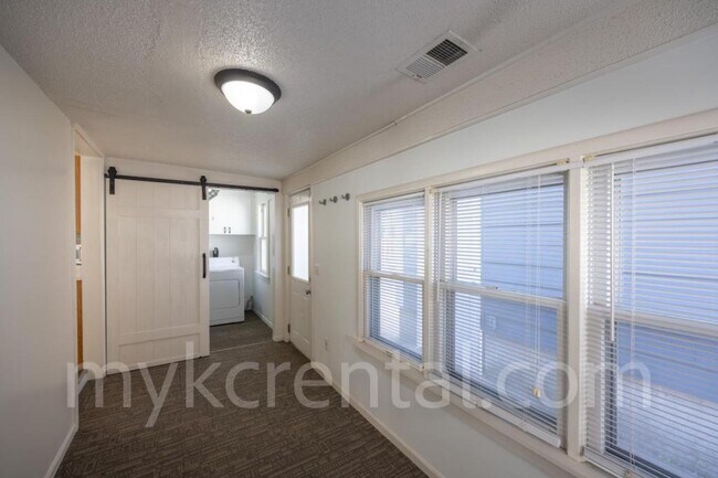 Building Photo - 4306 Fisher St