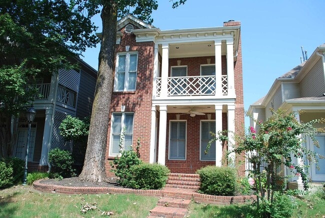Primary Photo - EXECUTIVE LIVING AT HARBOR TOWN