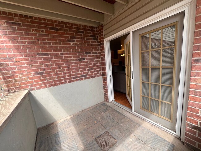 Building Photo - Beautiful Condo in Greeley