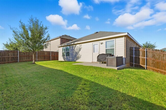 Building Photo - 10101 Newtown Dr