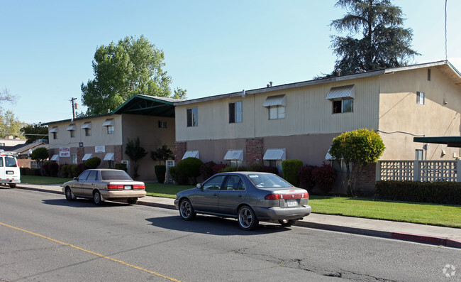 Building Photo - Pinetree Garden Apartments
