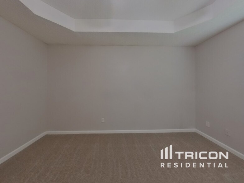 Building Photo - 300 Stone Ridge Way