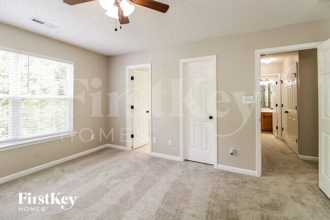 Building Photo - 6063 Parkside Circle