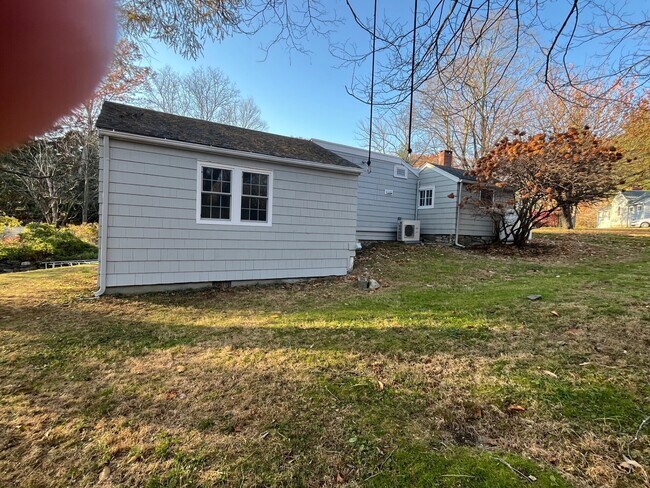 Building Photo - 434 Hurlbutt St