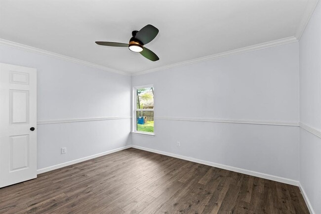 Building Photo - 1307 Yorkshire Dr