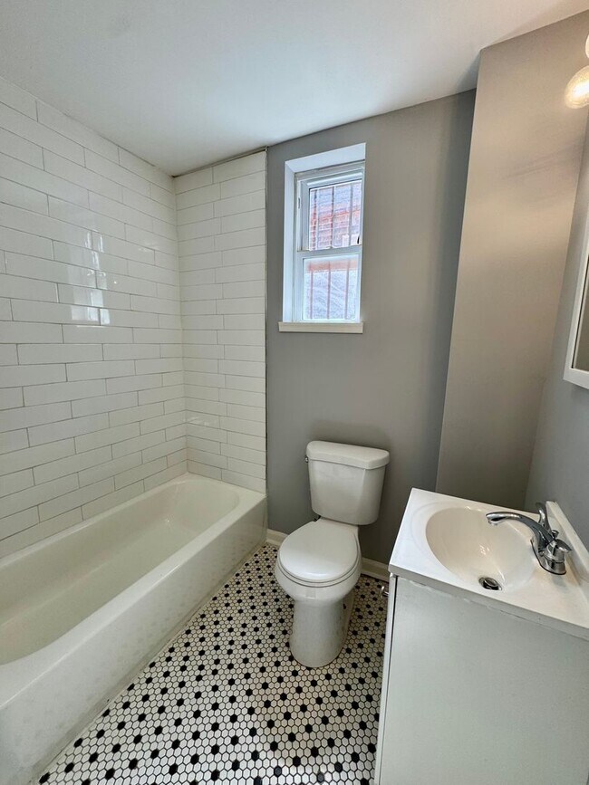 Building Photo - Anika Homes 5 Bedroom