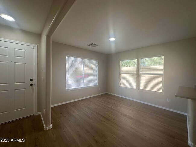 Building Photo - 25211 W Lamont Ave