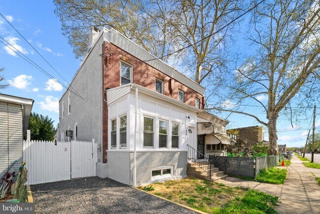 Building Photo - 7608 Chelwynde Ave