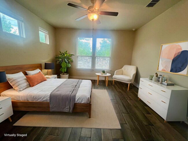 Building Photo - Fabulous Townhome Located minutes to Gruene and Downtown New Braunfels!