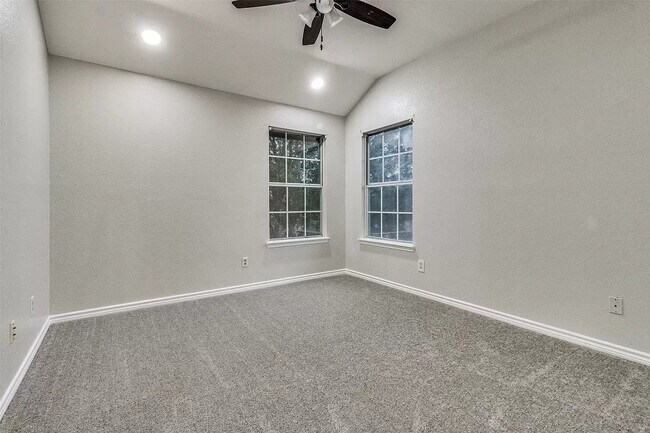 Building Photo - 2113 Spring Mills Rd