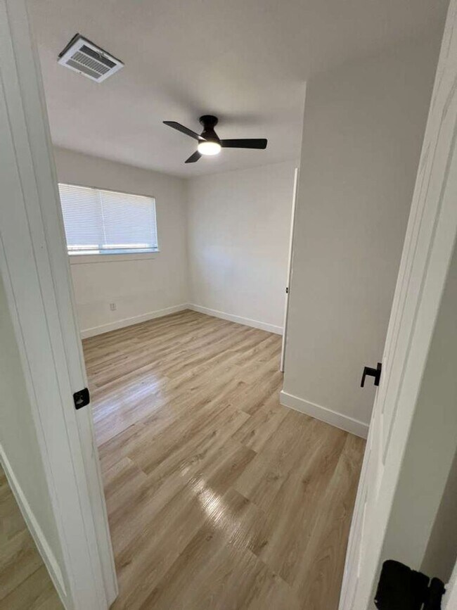 Building Photo - BEAUTIFUL HOME IN HOUSTON. MOVE IN READY!.
