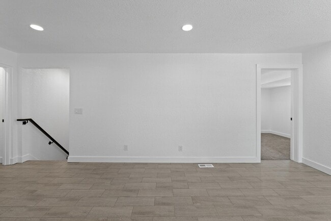 Building Photo - 14420 E Wellesley Ave