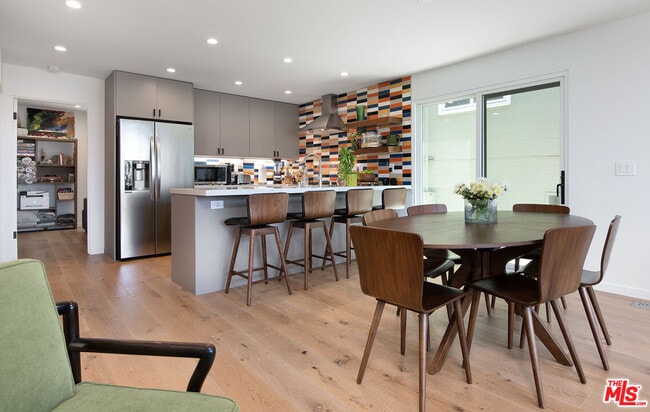 Building Photo - 6623 Esplanade