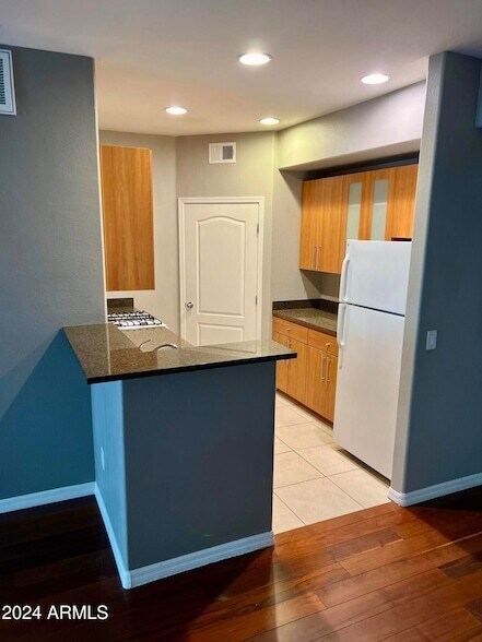 Building Photo - 6900 E Princess Dr