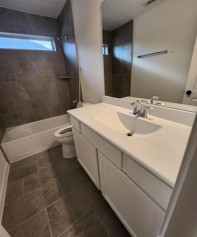 Building Photo - 2419 Humble Wy