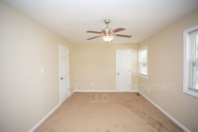 Building Photo - 16 Lerner Ct