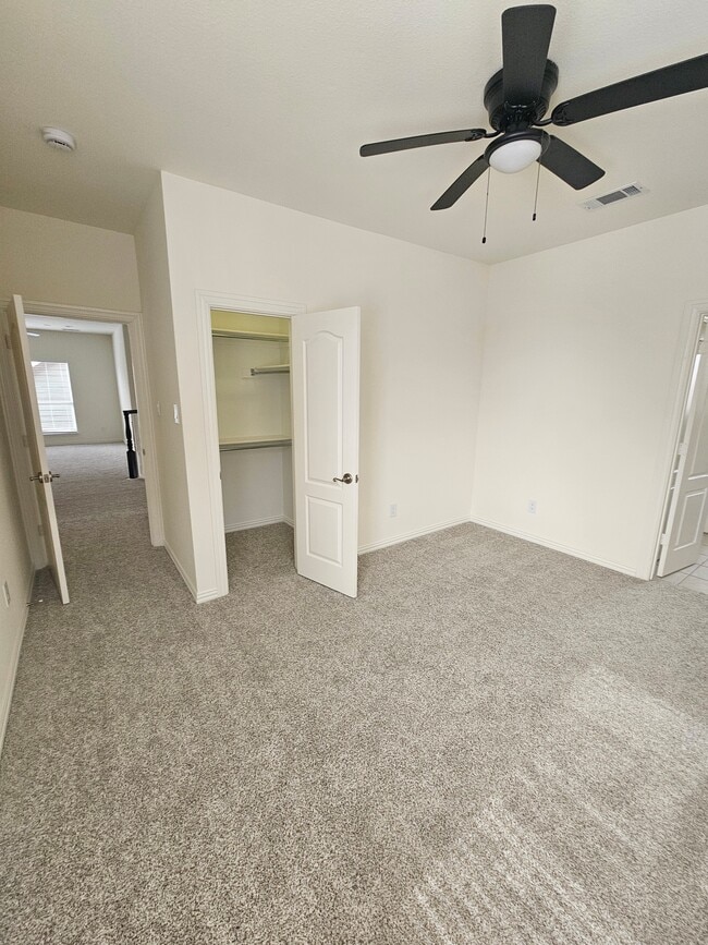 Building Photo - 1732 Auburn Dr