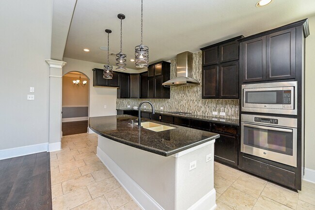 Building Photo - 30154 Southern Sky Dr