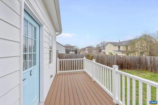 Building Photo - 207 Douglas Ave