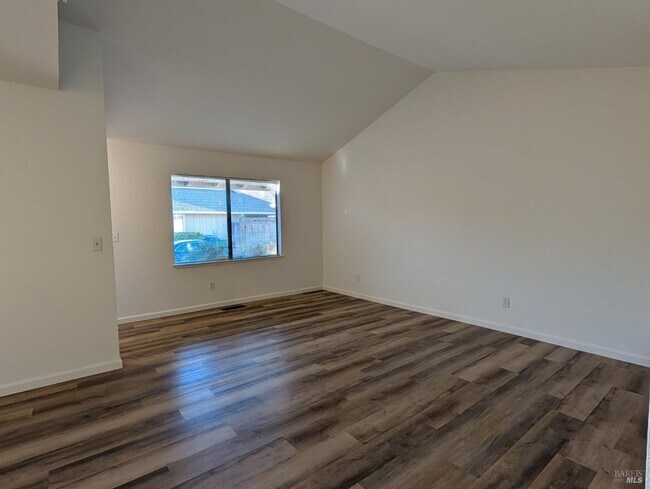 Building Photo - 663 Spring Ln