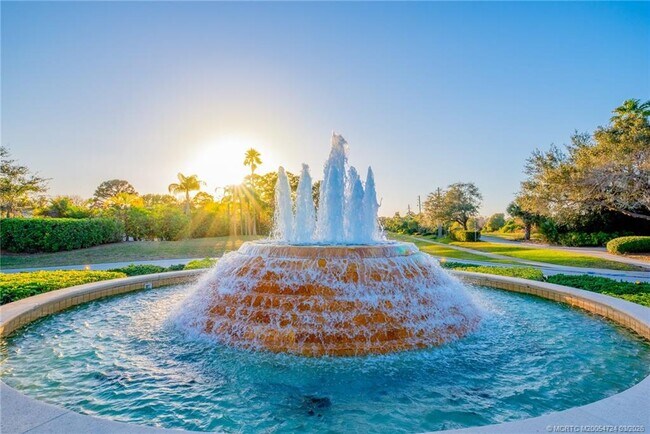 Building Photo - 2371 SW Carriage Hill Terrace