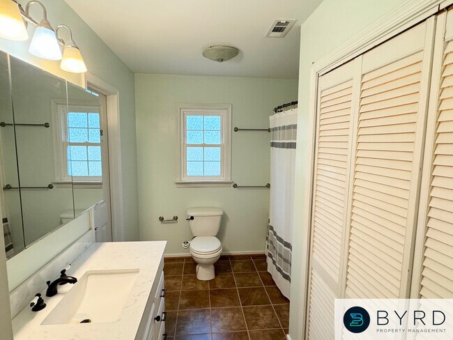 Building Photo - 112 Monath Rd