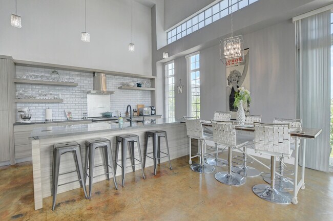 Building Photo - 185 NE 4th Ave