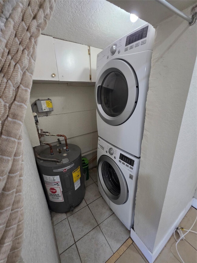 Building Photo - 341 Delaware Ave