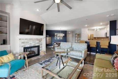 Building Photo - 18015 Kings Point Dr