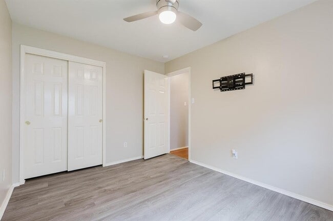 Building Photo - 1409 Molson Lake Dr