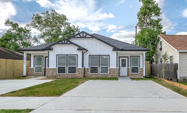 Building Photo - 7234 St Augustine St