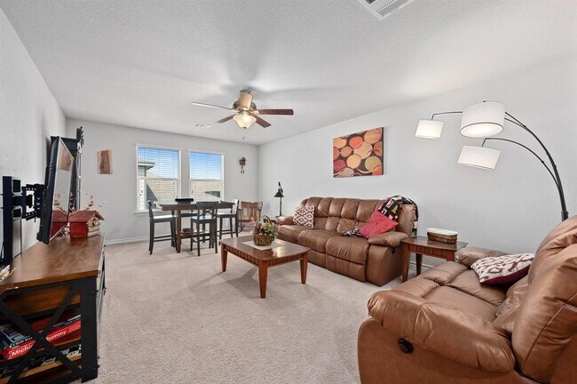 Building Photo - 4000 Harbor Point Dr