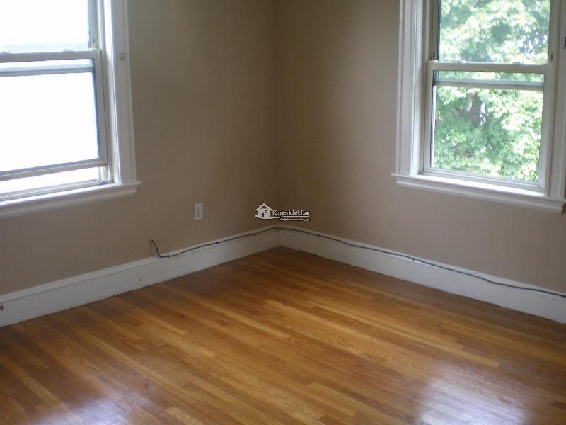 Building Photo - 61 Putnam St