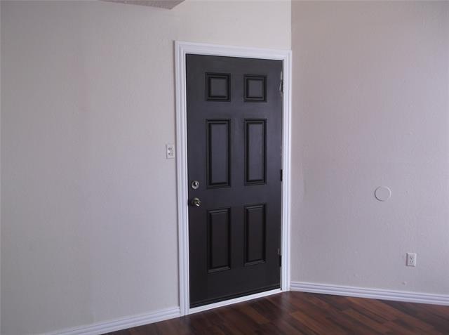 Building Photo - 9809 Walnut St