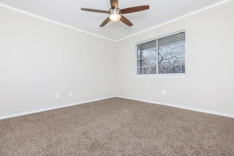 Building Photo - 4645 Ocean Dr